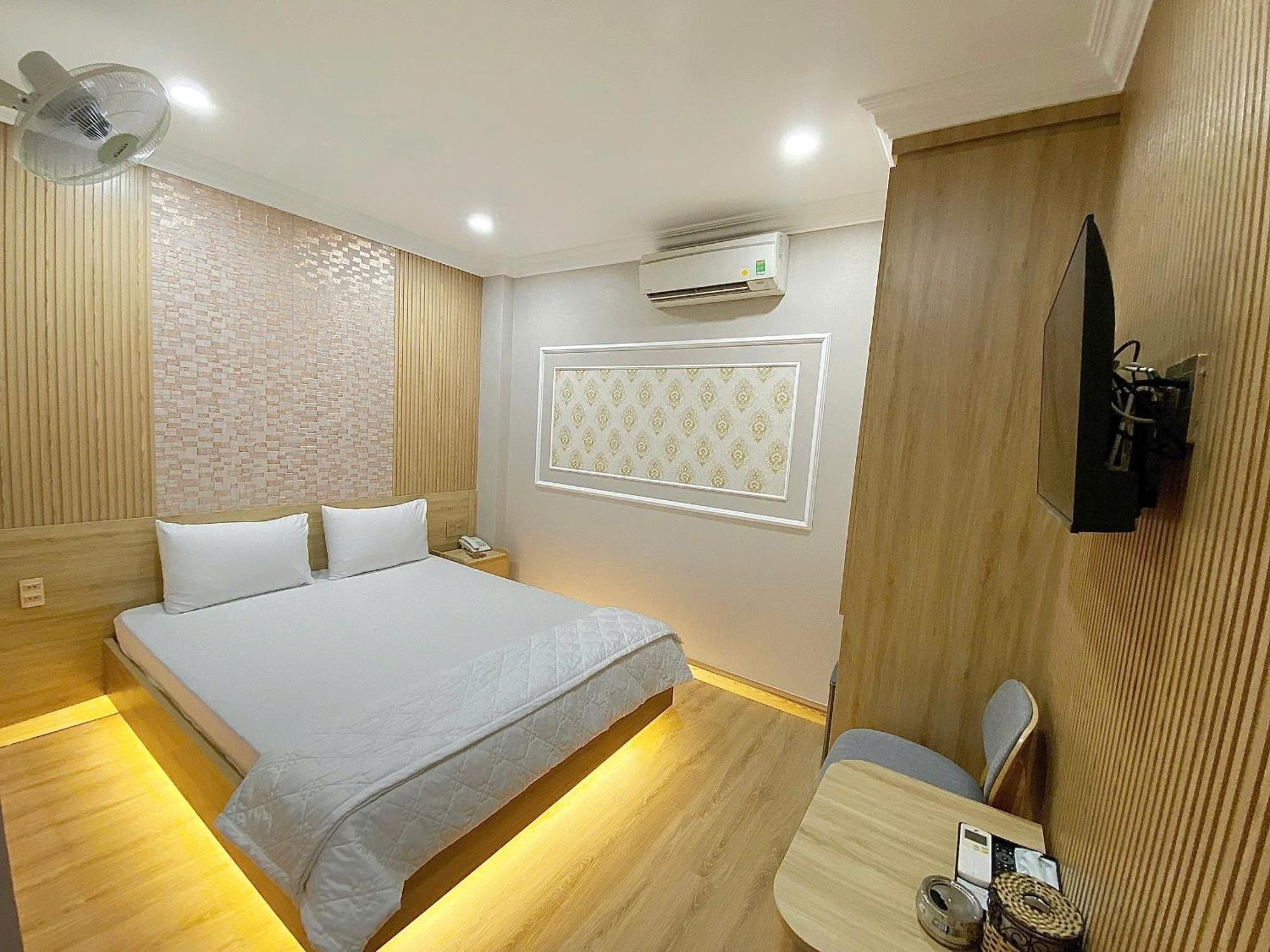 Thanh Binh Premium Hotel Хошимин Экстерьер фото